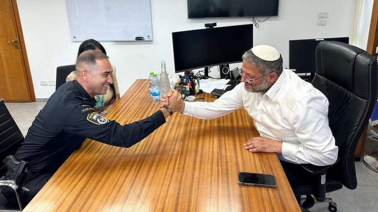 בן גביר וסנ"צ עמית פולק השר לביטחון לאומי איתמר בן גביר בפגישה עם סנ"צ עמית פולק