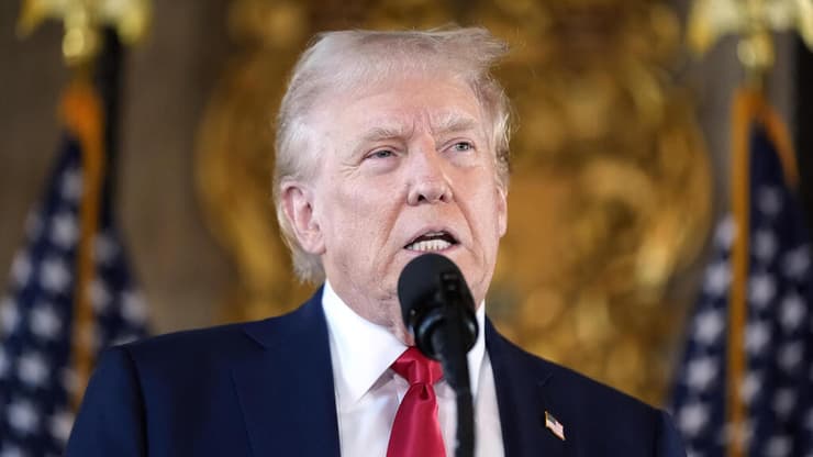 דונלד טראמפ מסיבת עיתונאים אחוזת מאר א לגו פלורידה ארה"ב