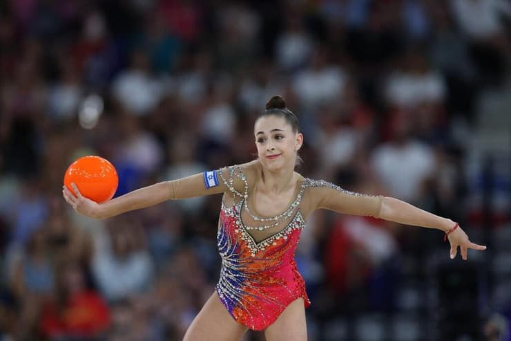 פתחה ברגל ימין. אטמנוב בתרגיל הכדור (צילום: עוז מועלם) אטמנוב