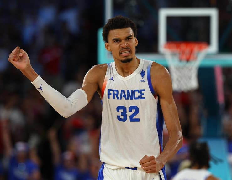 ניצחון אחד מזהב היסטורי. וומבניאמה (צילום: REUTERS/Brian Snyder) ויקטור וומבניאמה