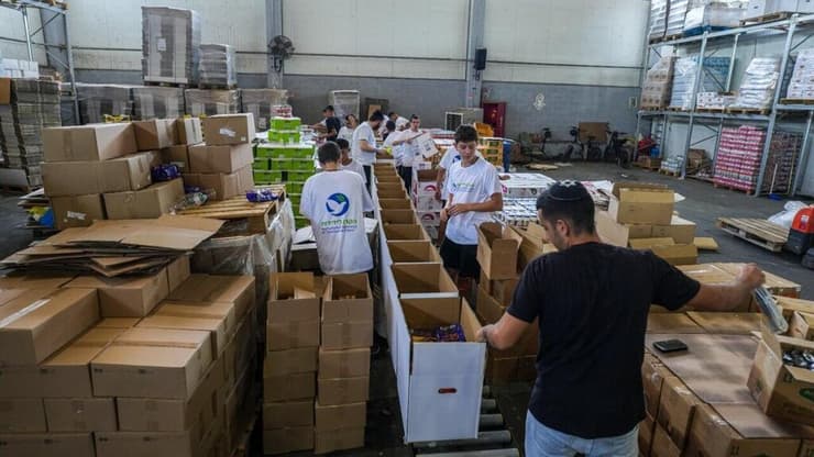 תכנית החירום של הרשויות בצפון נחשפת: רבבות מנות אוכל ישונעו לבתים תחת אש