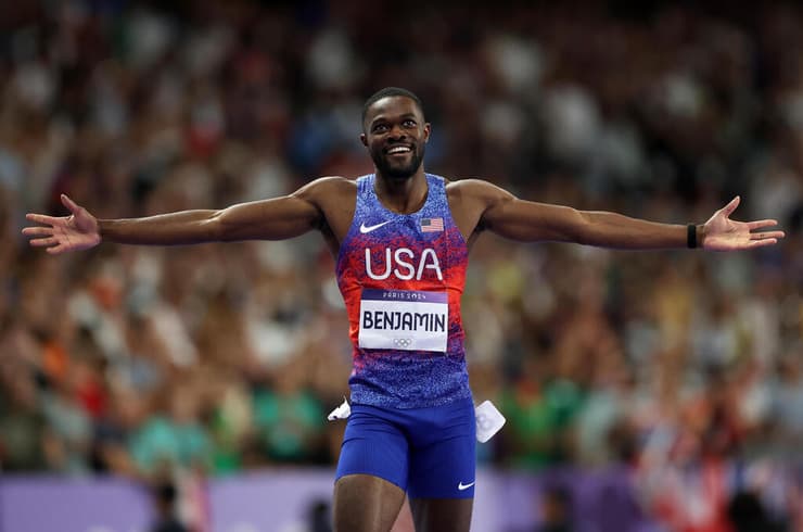 ריי בנג'מין חוגג את הניצחון