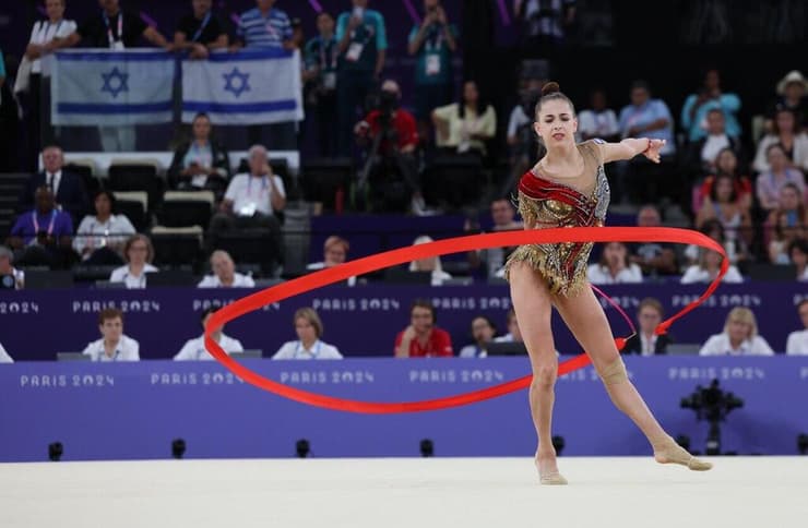 ביצוע לצלילי "שיר למעלות" (צילום: עוז מועלם) אטמנוב