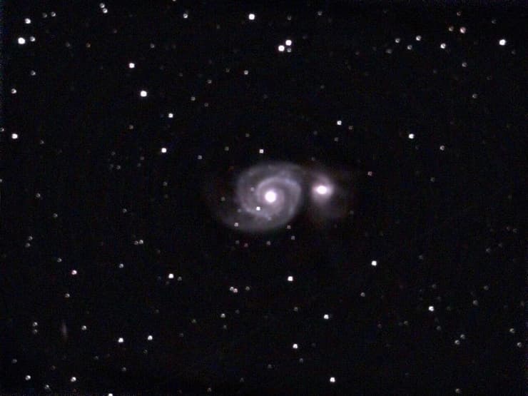 גלקסיית המערבולת (M51) 2 גלקסיות בתהליך מיזוג במרחק של 37 מיליון שנות אור מכדור הארץ (צילום: משי אייד) גלקסיית המערבולת (M51) 2 גלקסיות בתהליך מיזוג במרחק של 37 מיליון שנות אור מכדור הארץ