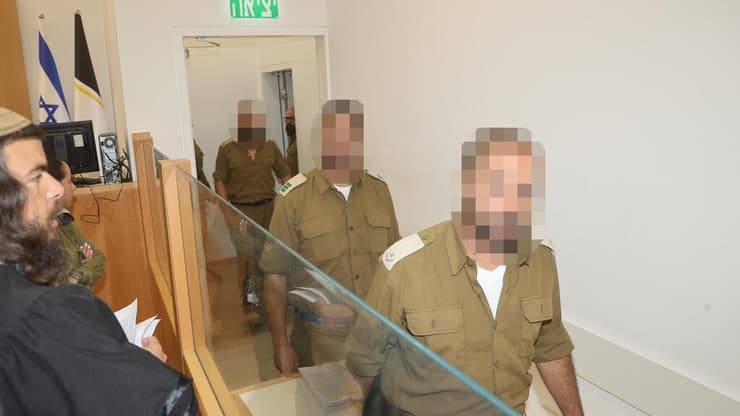 הארכת מעצר של לוחמי מילואים בחשודים בהתעללות במחבל נוח'בה בבית ליד