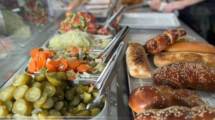 הפינה של נתן בשדרות