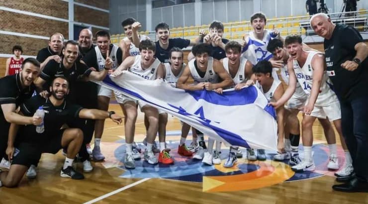נבחרת הקדטים חוגגת ניצחון