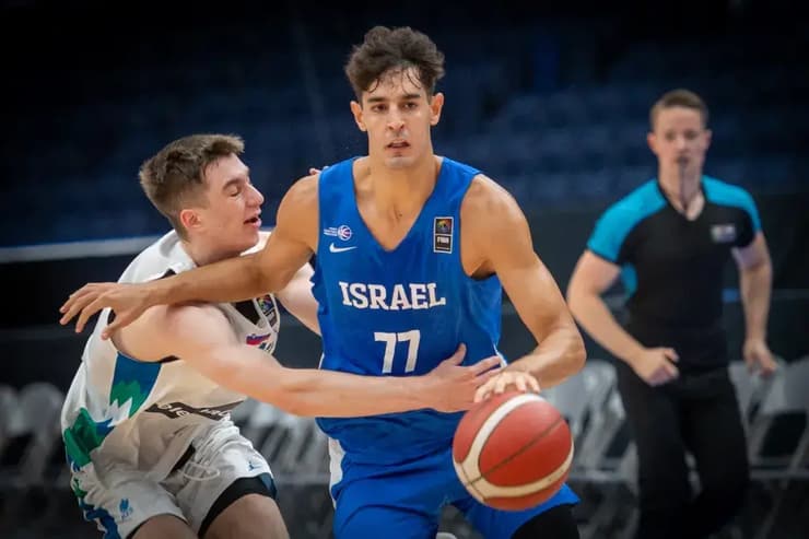 איך הוא יתפקד בגרמניה? שרף באליפות אירופה לנוער (צילום: אתר פיב"א) בן שרף