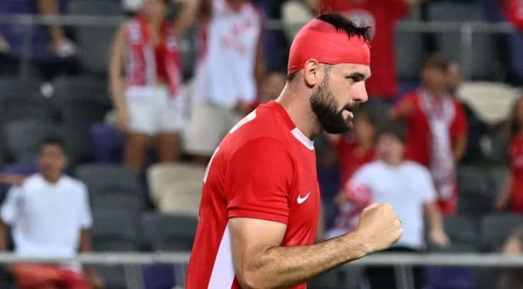 מילאן מקאריץ' חוגג