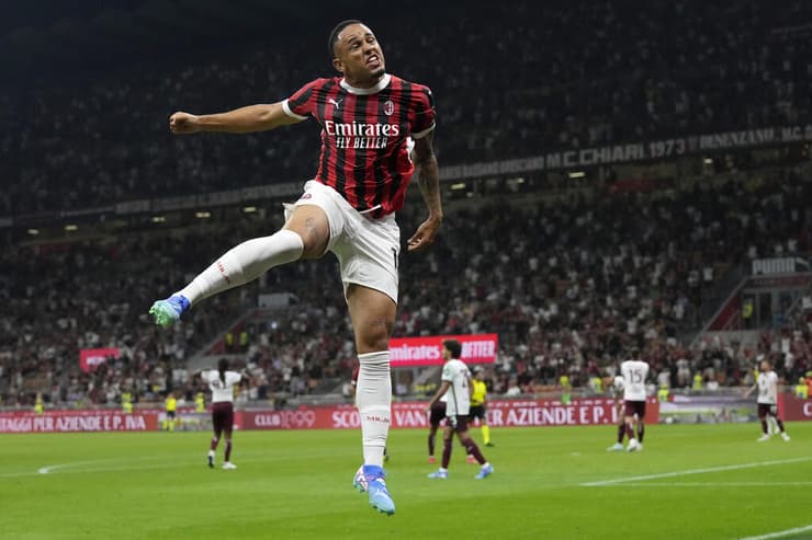 הכי דרמטי שיש 2. אוקפור באוויר (צילום: AP Photo/Antonio Calanni) אוקפור