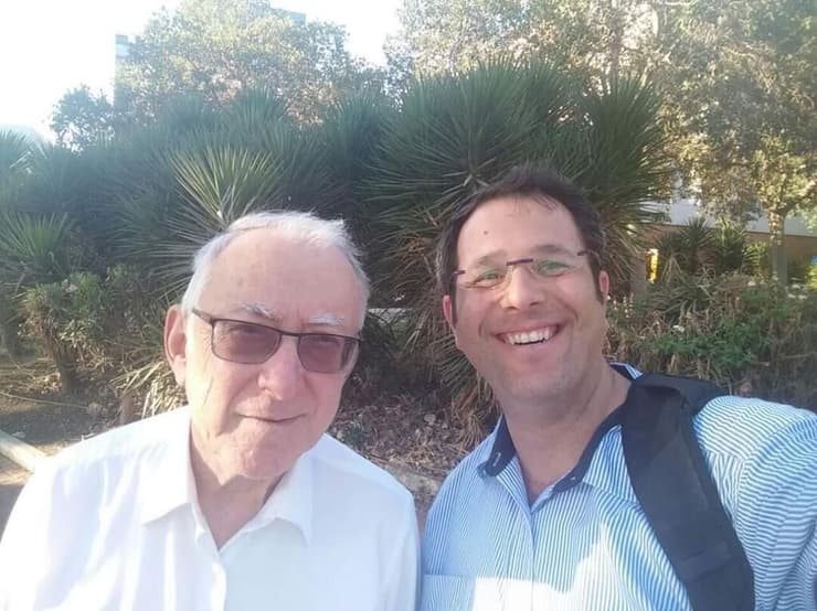 צוריאל ראשי ואסא כשר. "הופתעתי מכך שאנשים תוקפים אותי על עצם השיח והעבודה עם פרופ' כשר" צוריאל ראשי ואסא כשר