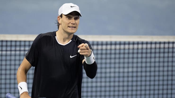 נקודה לא חוקית העניקה לו ניצחון. דרייפר (צילום: Susan Mullane-USA TODAY Sports) ג'ק דרייפר