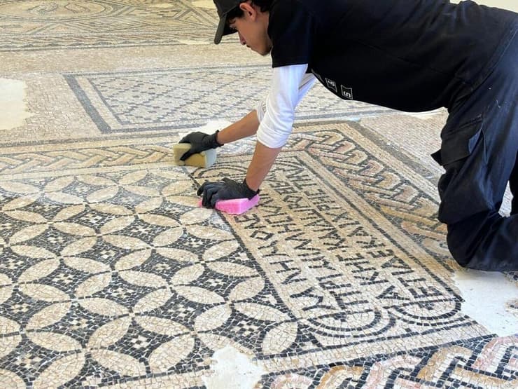 הפסיפס העתיק בכלא מגידו