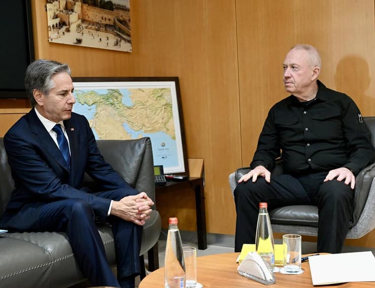 גלנט עם בלינקן בישראל (צילום: David Azagury/US Embassy Jerusalem) פגישתם של שר הביטחון יואב גלנט ומזכיר המדינה האמריקאי אנתוני בלינקן