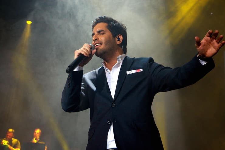 פאר טסי בהופעה