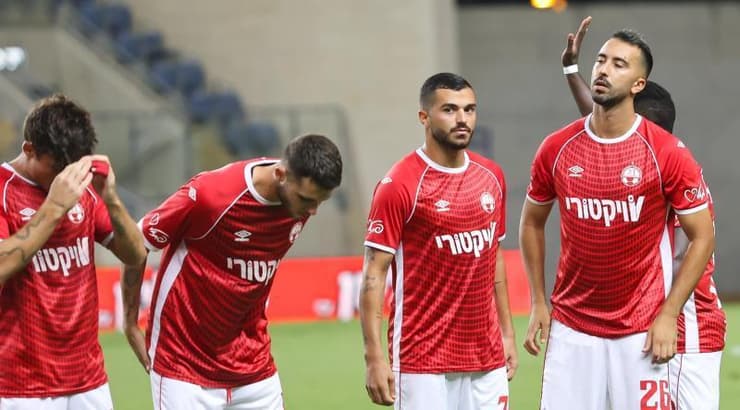 לחץ גדול עוד לפני שהליגה נפתחה. שחקני הפועל באר-שבע מאוכזבים (שחר גרוס, one) לחץ גדול עוד לפני שהליגה נפתחה. שחקני הפועל באר-שבע מאוכזבים