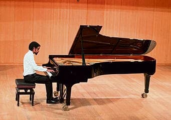 הפסנתרן סולימאן היומאן | צילום: ורה ויידמן yk14044799