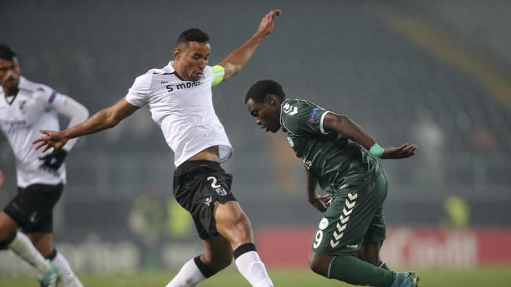 "ישדרג את ההגנה". פדראו (צילום: AP Photo/Luis Vieira) פדראו