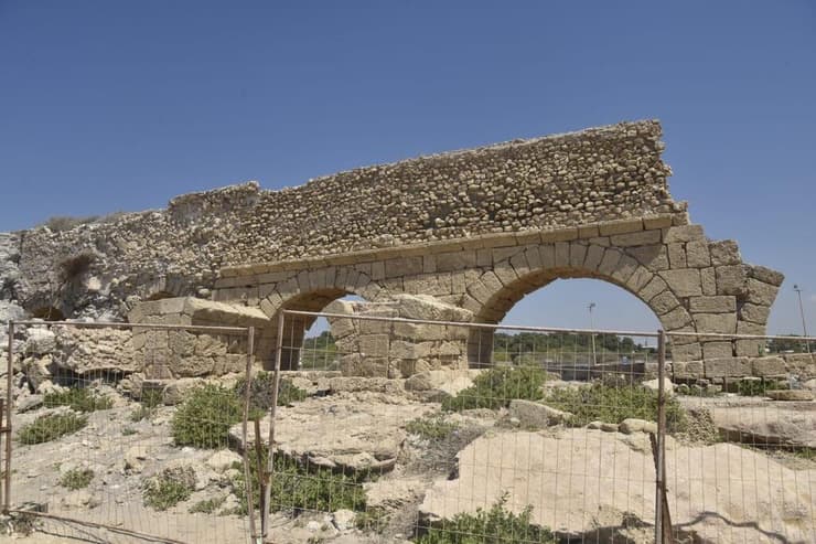 אמת המים נבנתה לפני כ-2,000 שנה