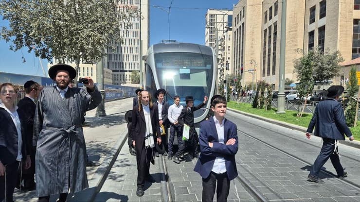 מחאת החרדים מול לשכת הגיוס בירושלים
