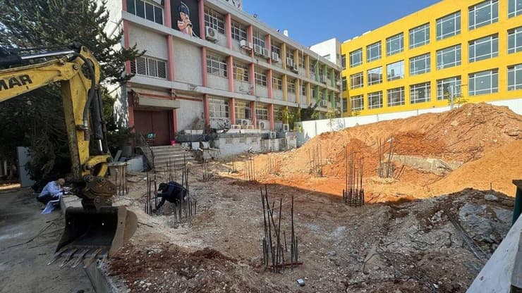 מרחבים מוגנים בבנייה בגבעתיים. "הבנו שאם אנחנו רוצים לייצר שגרה לילדים גם בזמן חירום - אנחנו יכולים לסמוך רק על עצמנו" (צילום: באדיבות עיריית גבעתיים) מרחבים מוגנים בבנייה בגבעתיים