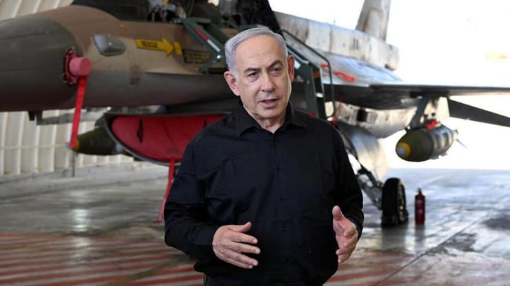 נתניהו בבסיס רמת דוד בצפון. הוועדה שהקים בראשותו כלל לא התכנסה (צילום: חיים צח, לע"מ) ראש הממשלה נתניהו בבסיס חיל האוויר "רמת דוד" בצפון