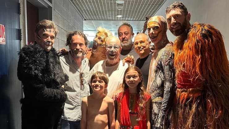 תום אבני פוגש את לוטן פארן מאחורי הקלעים של "ספר הג'ונגל"