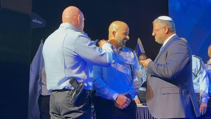 איתמר בן גביר בהענקת דרגה של מאיר סוויסה