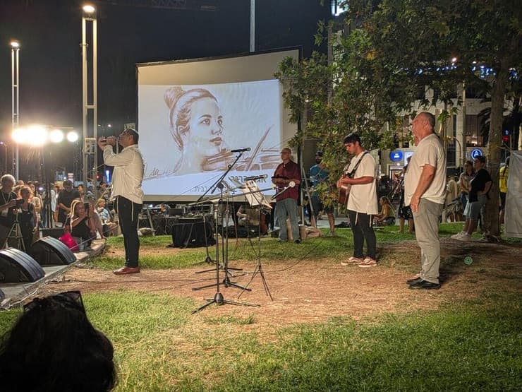 מציינים את יום הולדתה ה-20 של התצפיתנית אגם ברגר