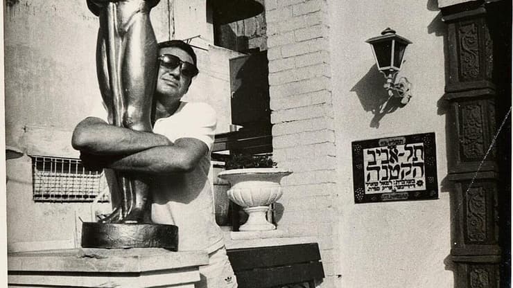 רפי שאולי במועדון שלו "תל אביב הקטנה"