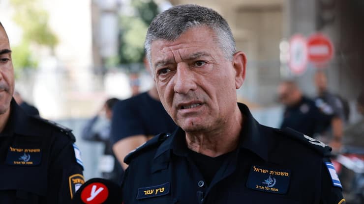 מפקד מחוז ניצב פרץ עמר