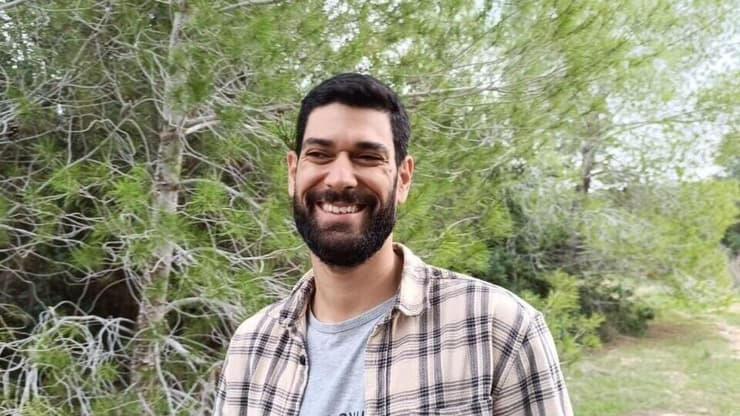 המחבלים פתחו באש לעבר רס"ם (במיל') יניב יצחק אורן - שהצליח להשיב אש ולהרוג אחד מהם (צילום: דובר צה"ל) רס"ם (במיל') יניב יצחק אורן ז"ל