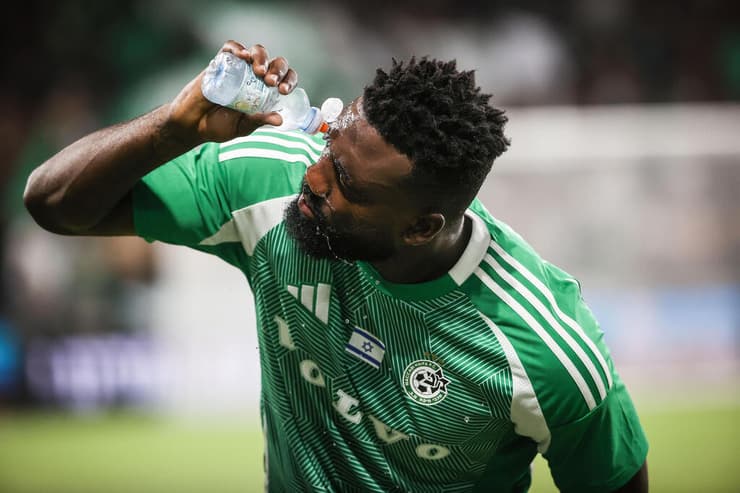 מכבי חיפה פתחה את הכיס, אבל לא מצאה לו מחליף. פיירו (צילום: עוז מועלם) שחקן מכבי חיפה פרנצדי פיירו