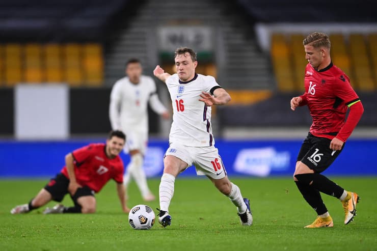 אניס קוקאז' (מימין) במדי אלבניה נגד אנגליה (צילום: Laurence Griffiths/Getty Images) אניס קוקאז'