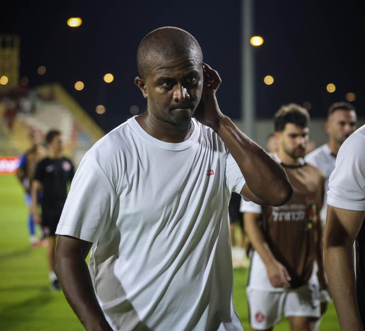 צריך חיזוק. דגו (צילום: עוז מועלם) דגו