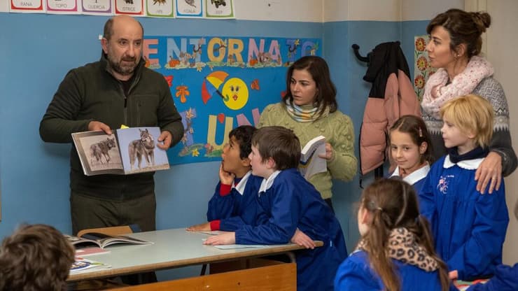 מתוך "עולם מפריד ביננו"