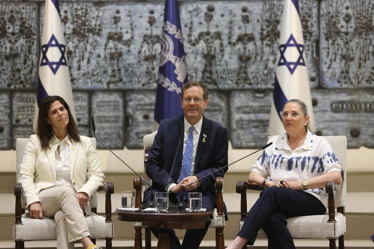 מיכל הרצוג, יצחק הרצוג ויעל ארד (צילום: אלכס קולומויסקי) מיכל הרצוג, יצחק הרצוג ויעל ארד