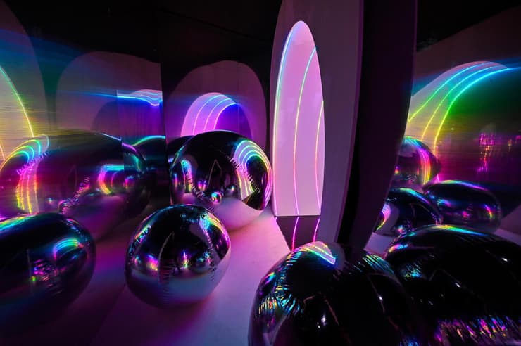 כדורי ההתעמלות הכסופים התגלו כאטרקציה מרכזית