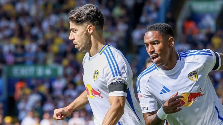 חזר לדשא - והבריק. סולומון (צילום: העמוד הרשמי של לידס יונייטד) מנור סולומון