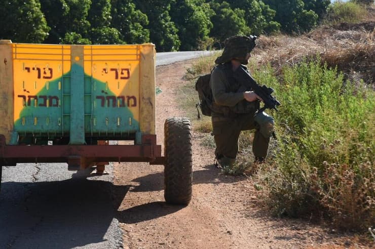 כוחות צה"ל בכפר יובל (צילום: אביהו שפירא) נפילה בכפר יובל
