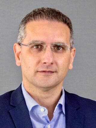 פרופ' אבישי גרופר פרופ' אבישי גרופר, מנהל היחידה לאי-ספיקת לב במרכז הרפואי שמיר (אסף הרופא)