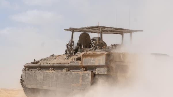 רכב משוריין של צה"ל בסיור על ציר פילדלפי