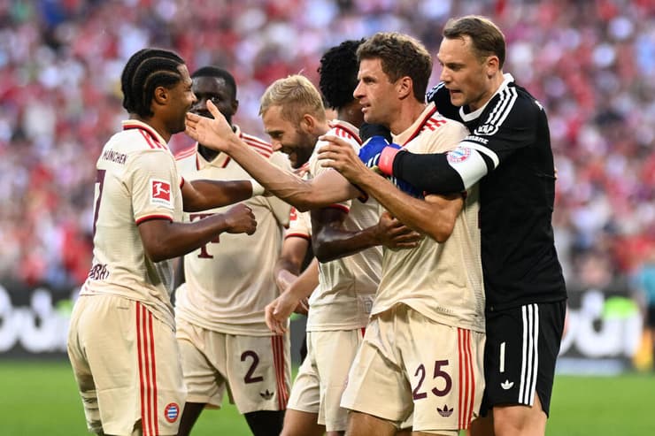 שחקני באיירן מינכן חוגגים