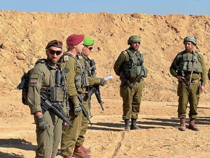 מפקד אוגדת עזה הנכנס, תת אלוף ברק חירם בטקס כניסה לתפקיד ליד בית חאנון שבצפון הרצועה