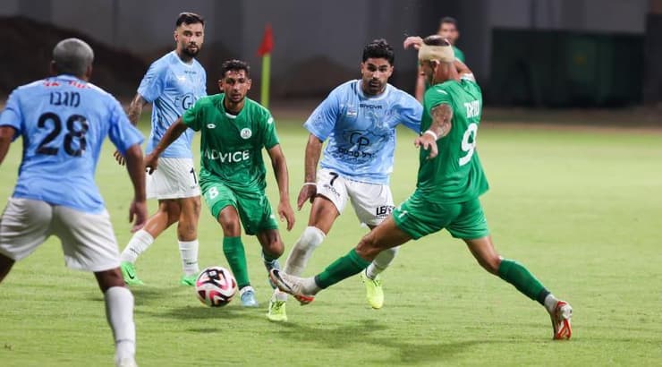 אילון ירושלמי וחוליו סזאר במאבק (שחר גרוס) אילון ירושלמי וחוליו סזאר במאבק