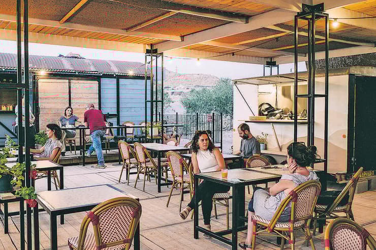 הקרון. ארוחות בוקר וצהריים בחוות בודדים
