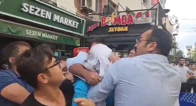 טורקיה קיצונים תוקפים חיילים טורקים