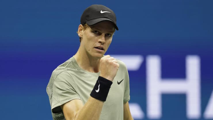 הטניסאי האיטלקי יאניק סינר