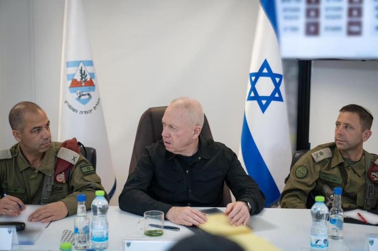 שר הביטחון גלנט בהערכת מצב עם מפקד פיקוד המרכז ומפקד אוגדת איו״ש