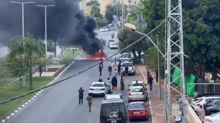 תיעוד מזירת פיצוץ הרכב ברמלה